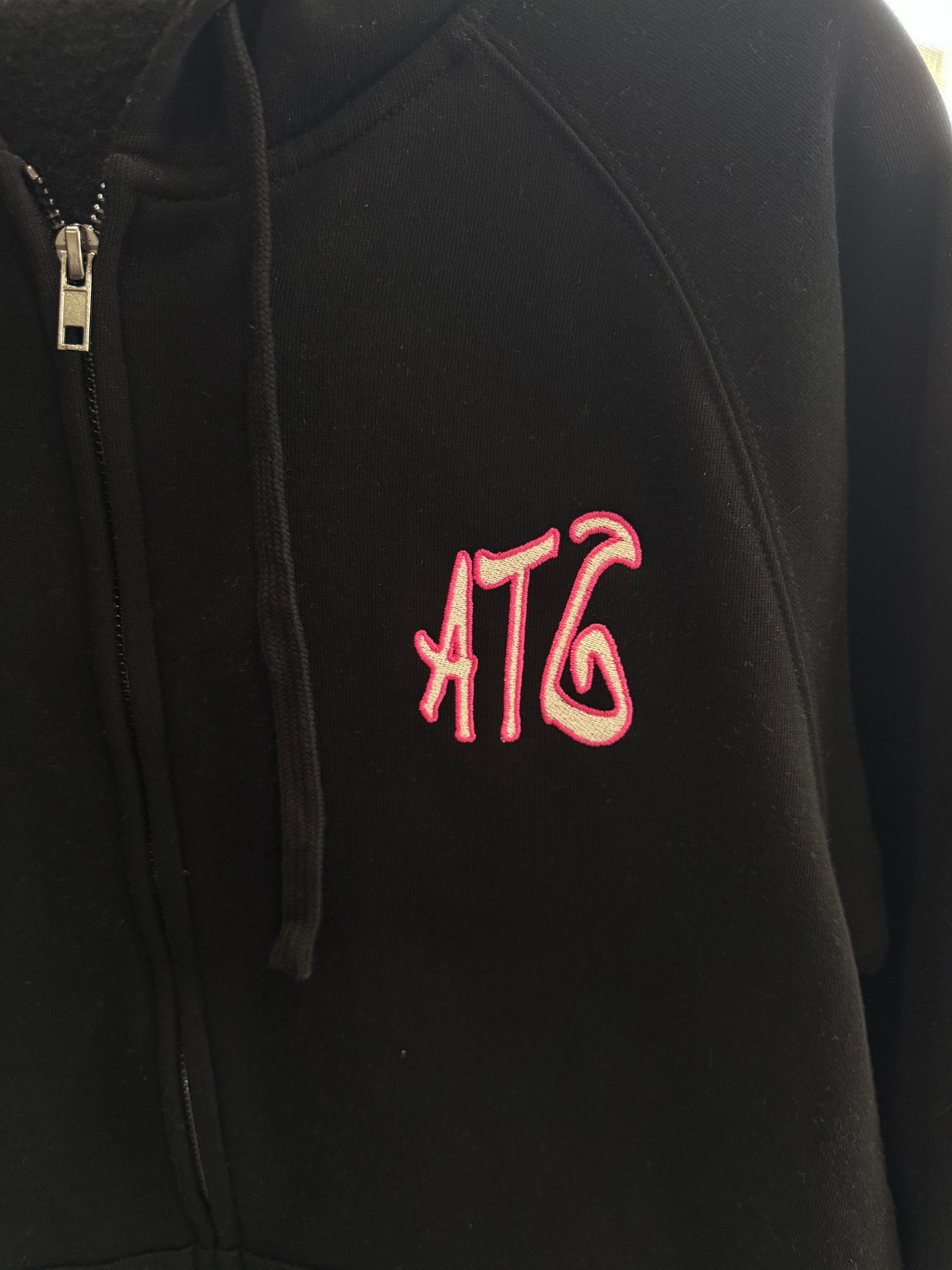 8M1T zip up