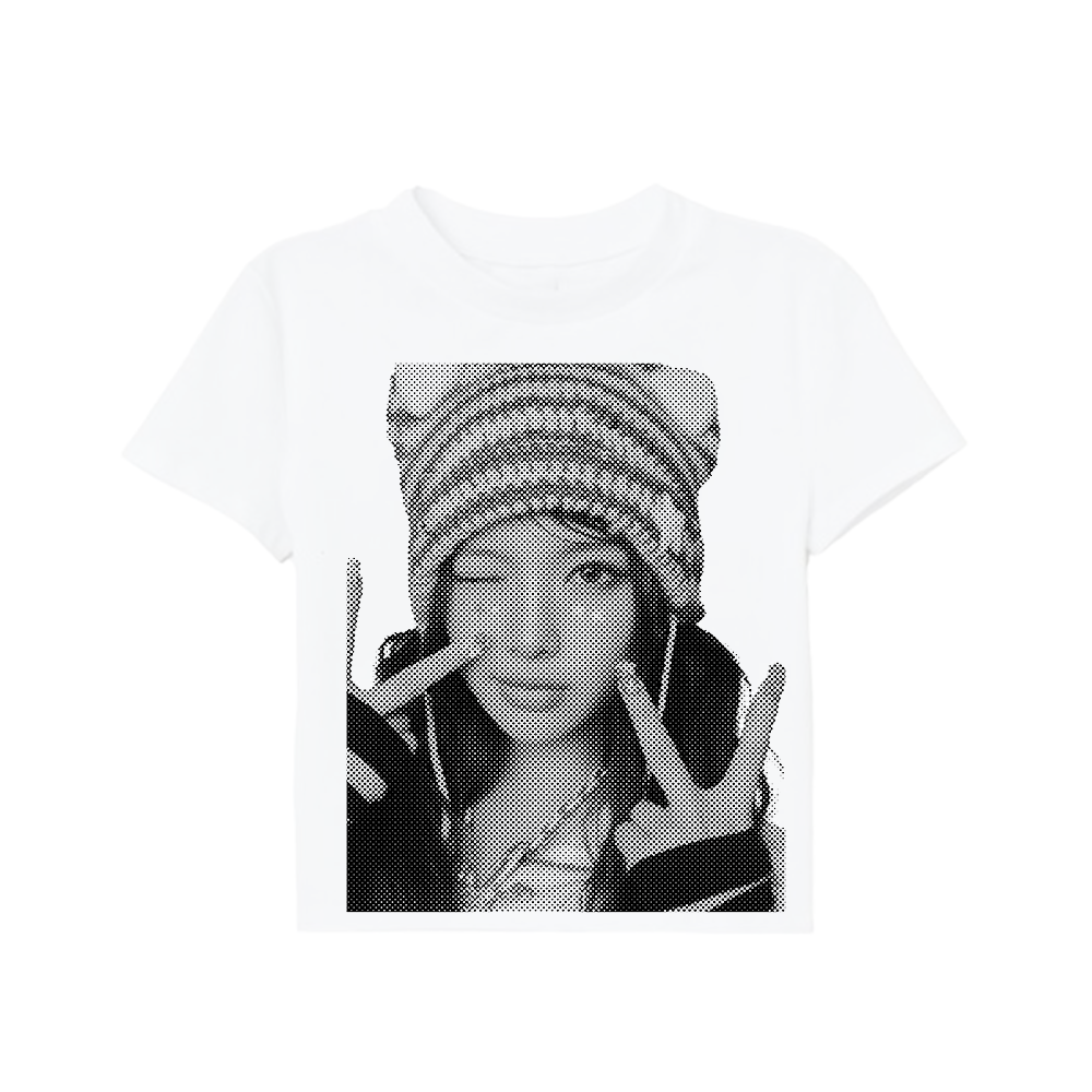 new jeans facecard tee