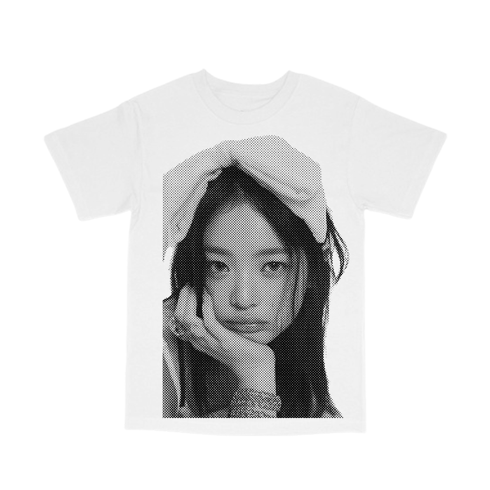 new jeans facecard tee